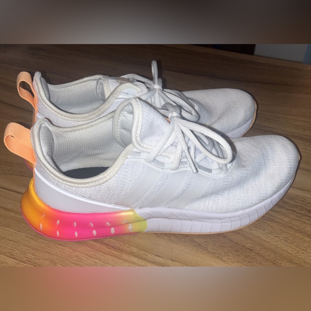 Women’s 8.5 adidas shoes